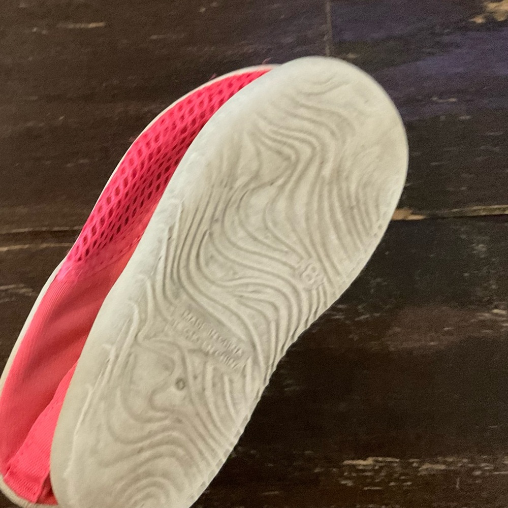 Little kid size 8 mermaid water shoes pink - Picture 2 of 2